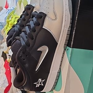 NIKE SB SUPREME METALLIC SIZE 10